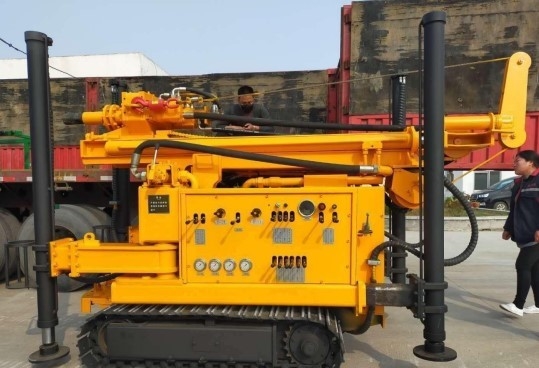 90KW Borehole Drill Rig Machines نوع الزاحف الهيدروليكي بالكامل