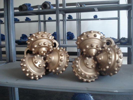 حفر الهواء 6 3/4 &quot;Tricone Rock Bit Iadc 642 لغرض حفر حفرة الانفجار