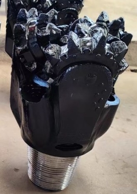 Iadc217 Steel Tooth Tricone Rock Bit لتعدين خام كربيد الحجر الجيري الناعم