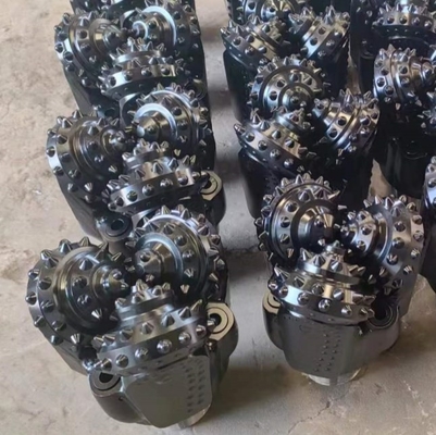 200 مم IADC545 لقمة حفر الهواء Tricone Rock لمشاريع حفر التعدين