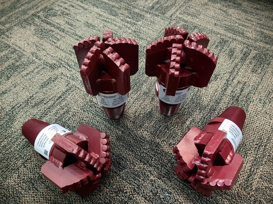 PDC Drag Bit 140mm 5 شفرة API 2 7-8 REG PIN PDC الحفرة للبيع