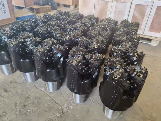 تصميم جديد Tricone Bit Roller Cone Bit 200mm IADC545 قطع الحفر الصخرية الصلبة لحفر الآبار